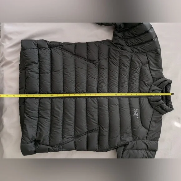 Arc'teryx Men's Black Puffer Jacket - Picture 4 of 8